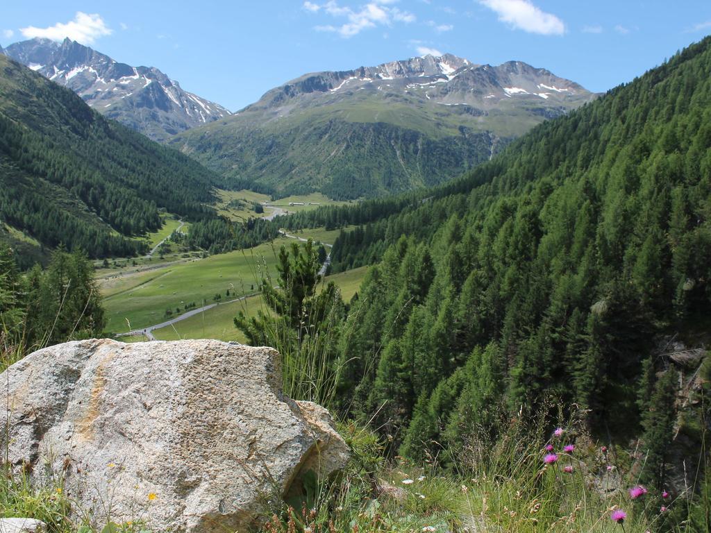 Serene Holiday Home in Livigno Italy near Ski Area Esterno foto