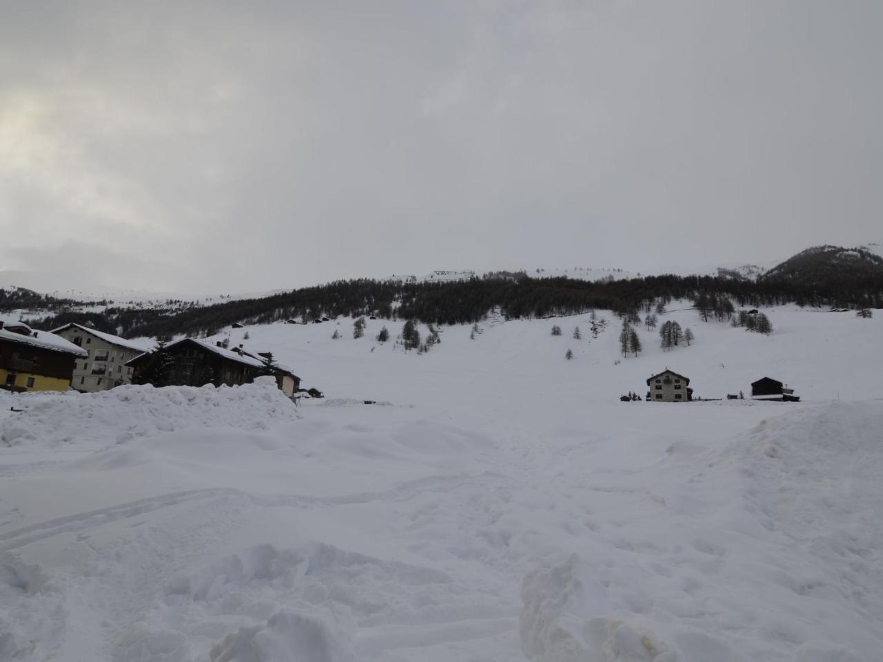 Serene Holiday Home in Livigno Italy near Ski Area Esterno foto